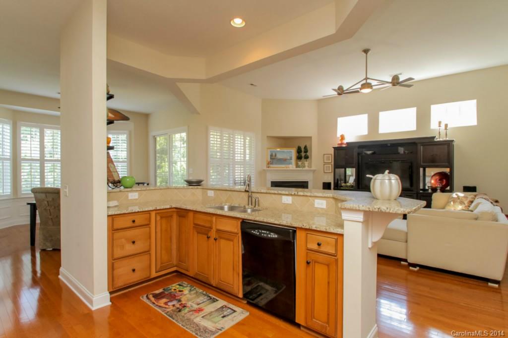 842 Treasure Court Fort Mill, SC 29708 - Photo 4 of 24 Gallery Image 4