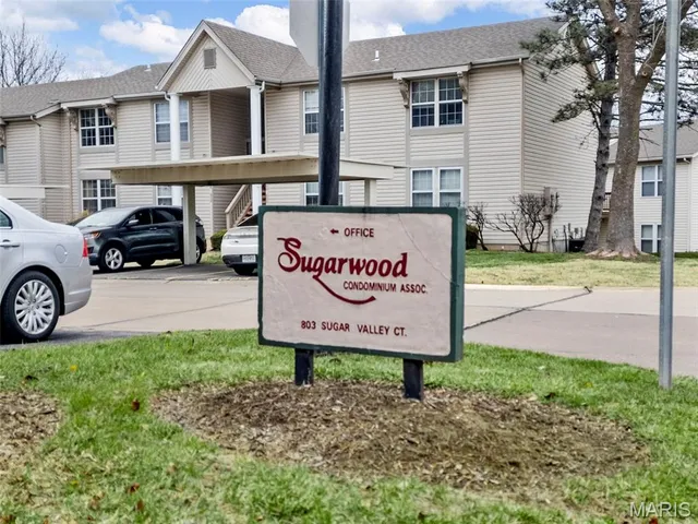 $156,000 | 808 Sugar Valley Court, Unit 6, St. Peters, MO 63376
