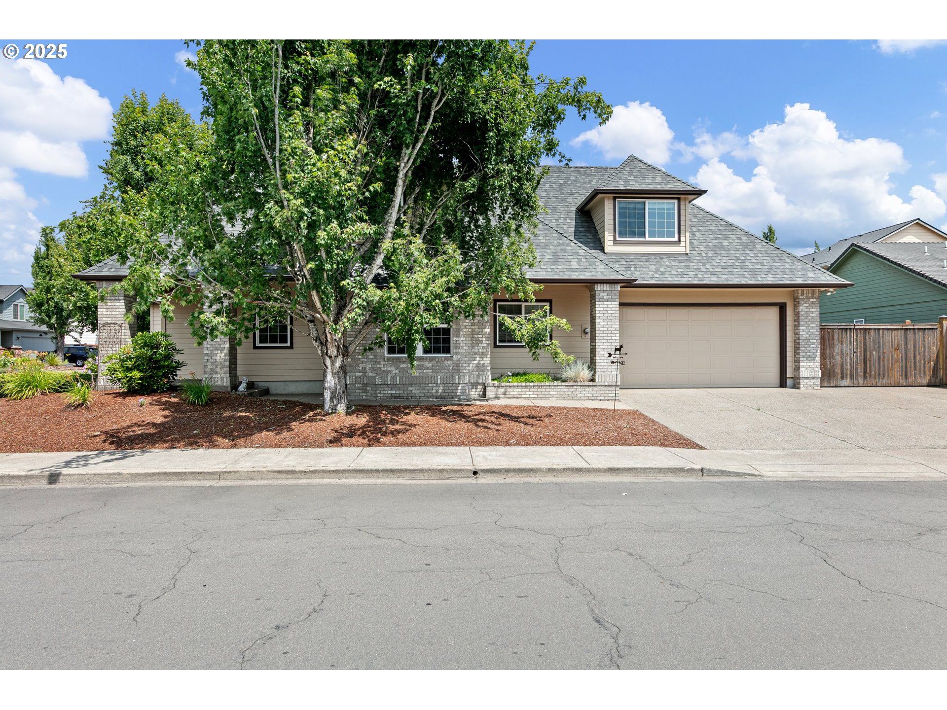 3301 Parker Lane Springfield, OR 97477 - Photo 3 of 48 Gallery Image 3