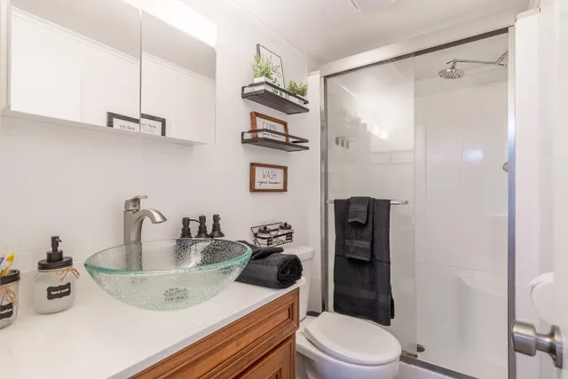 $465,000 | 1447 71 1/2 Street, South Haven, MI 49090