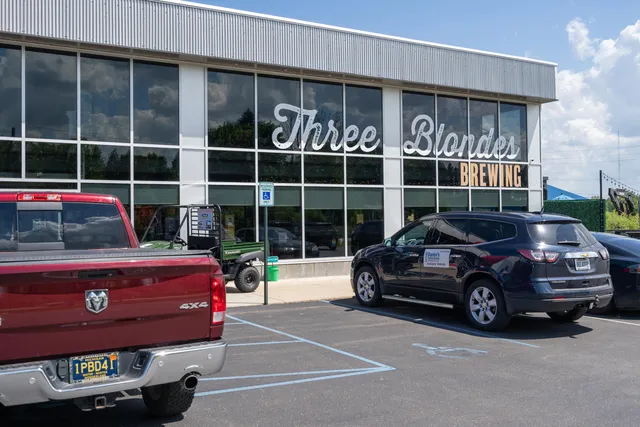 $465,000 | 1447 71 1/2 Street, South Haven, MI 49090