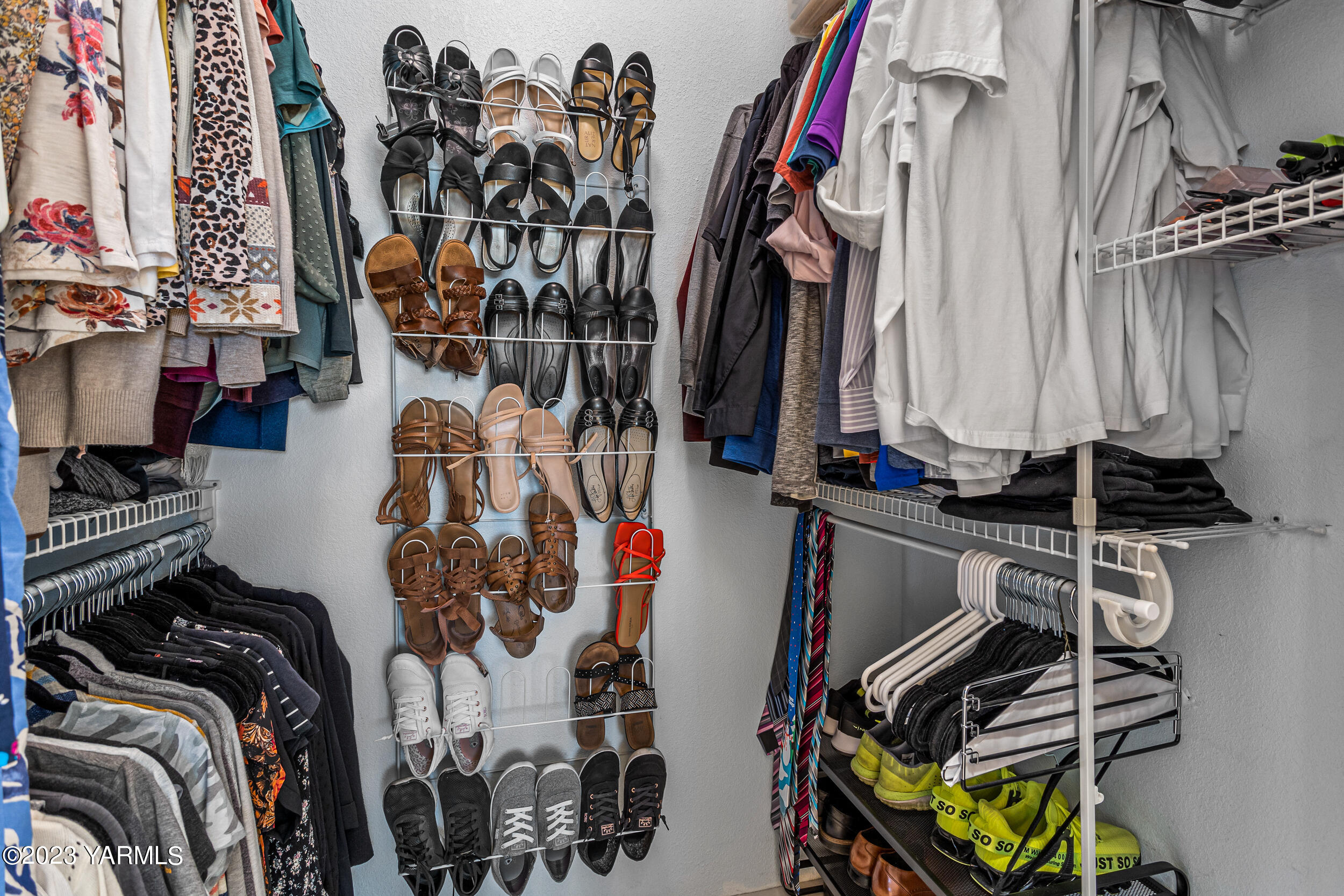202 West Charron Road Moxee, WA 98936 - Photo 24 of 39 a view of walk in closet with clothes