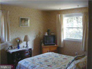 46 Overhill Road Stratford, NJ 08084 - Photo 3 of 4