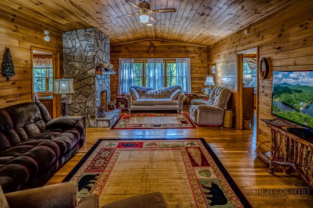 97 Lakeview Road Newland, NC 28657 - Photo 4 of 49