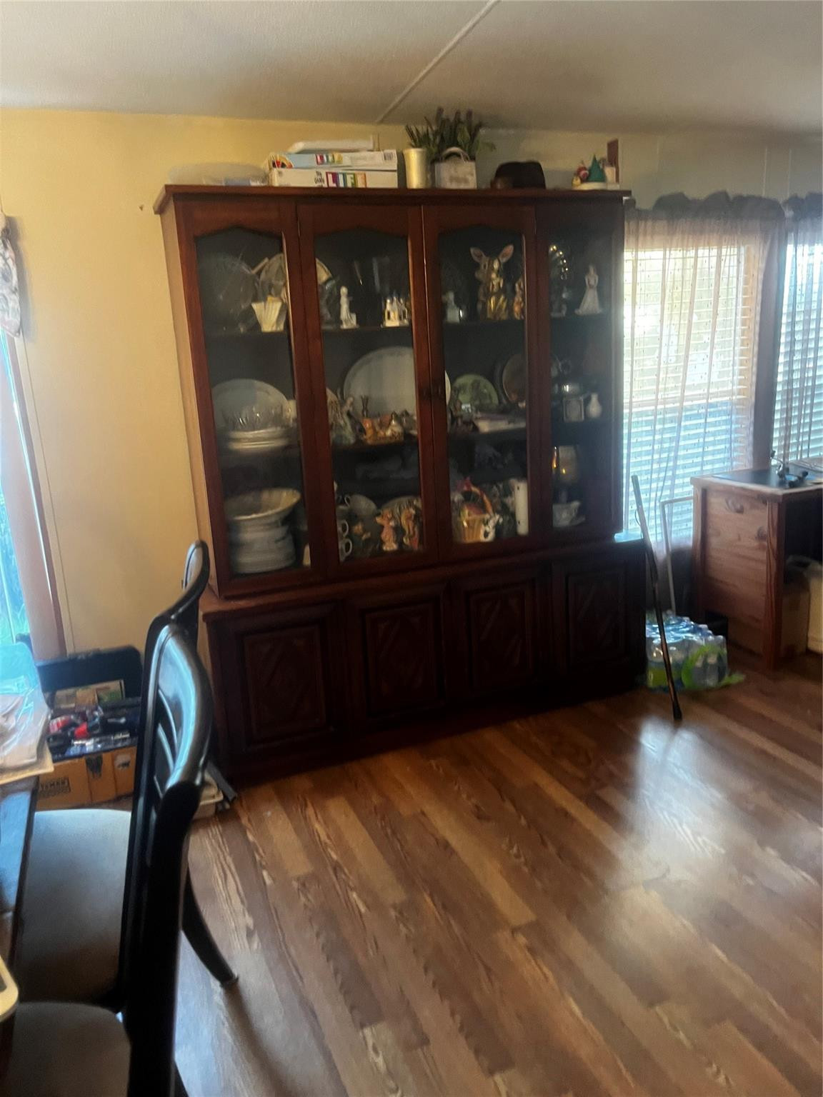 Undisclosed Address Davie, FL 33325 - Photo 15 of 19 a room with furniture and window