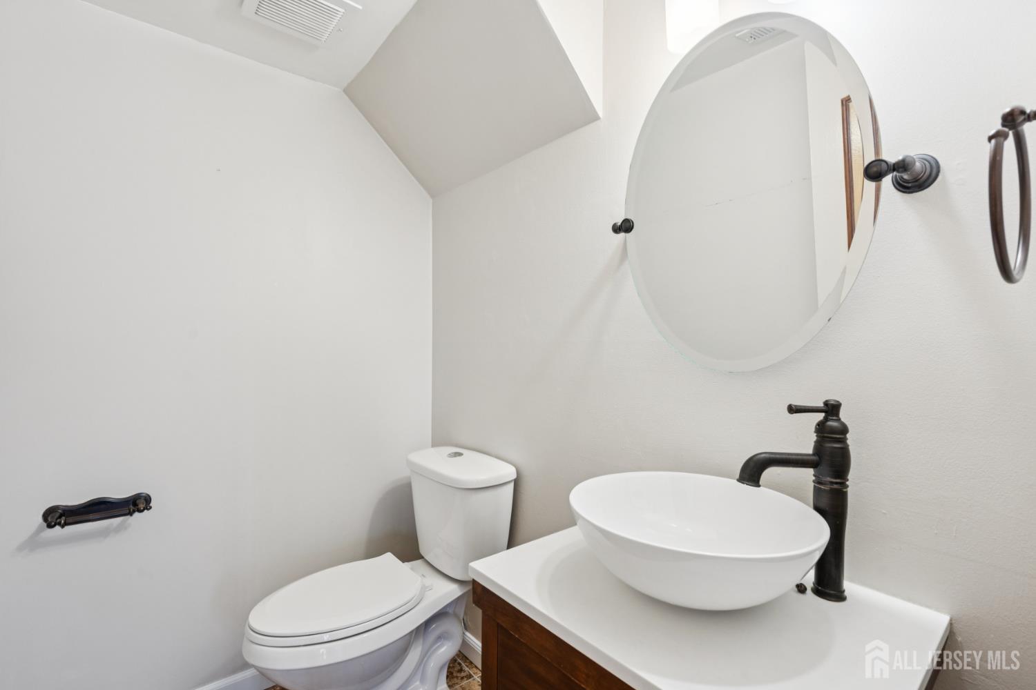 36 Farnham Square Parlin, NJ 08859 - Photo 17 of 31