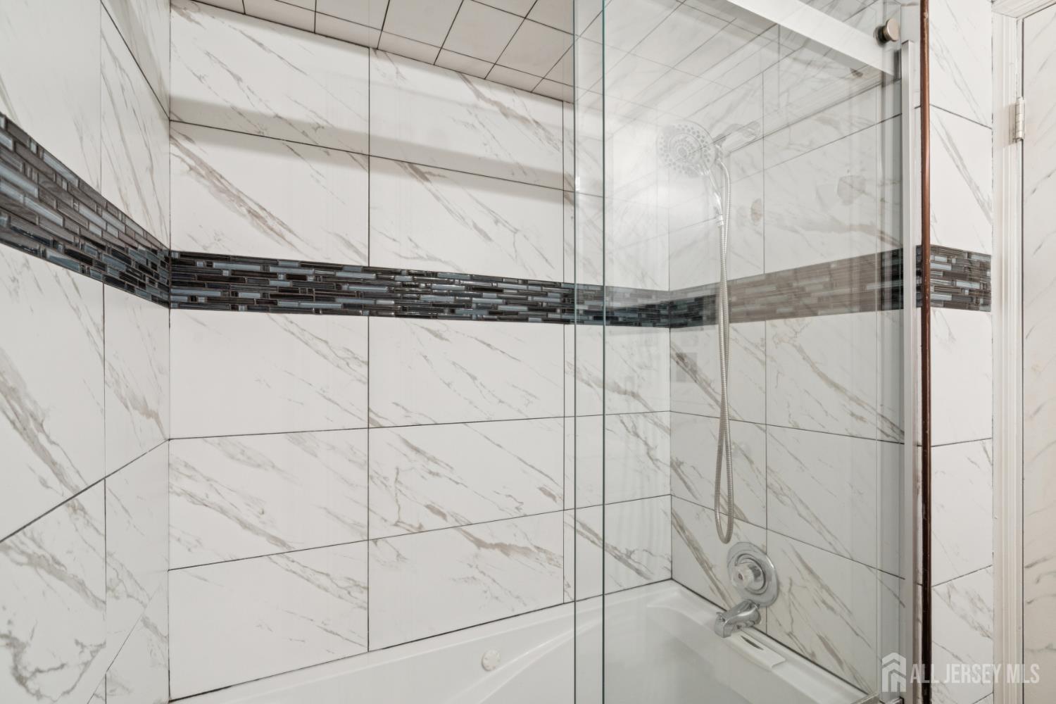 36 Farnham Square Parlin, NJ 08859 - Photo 22 of 31