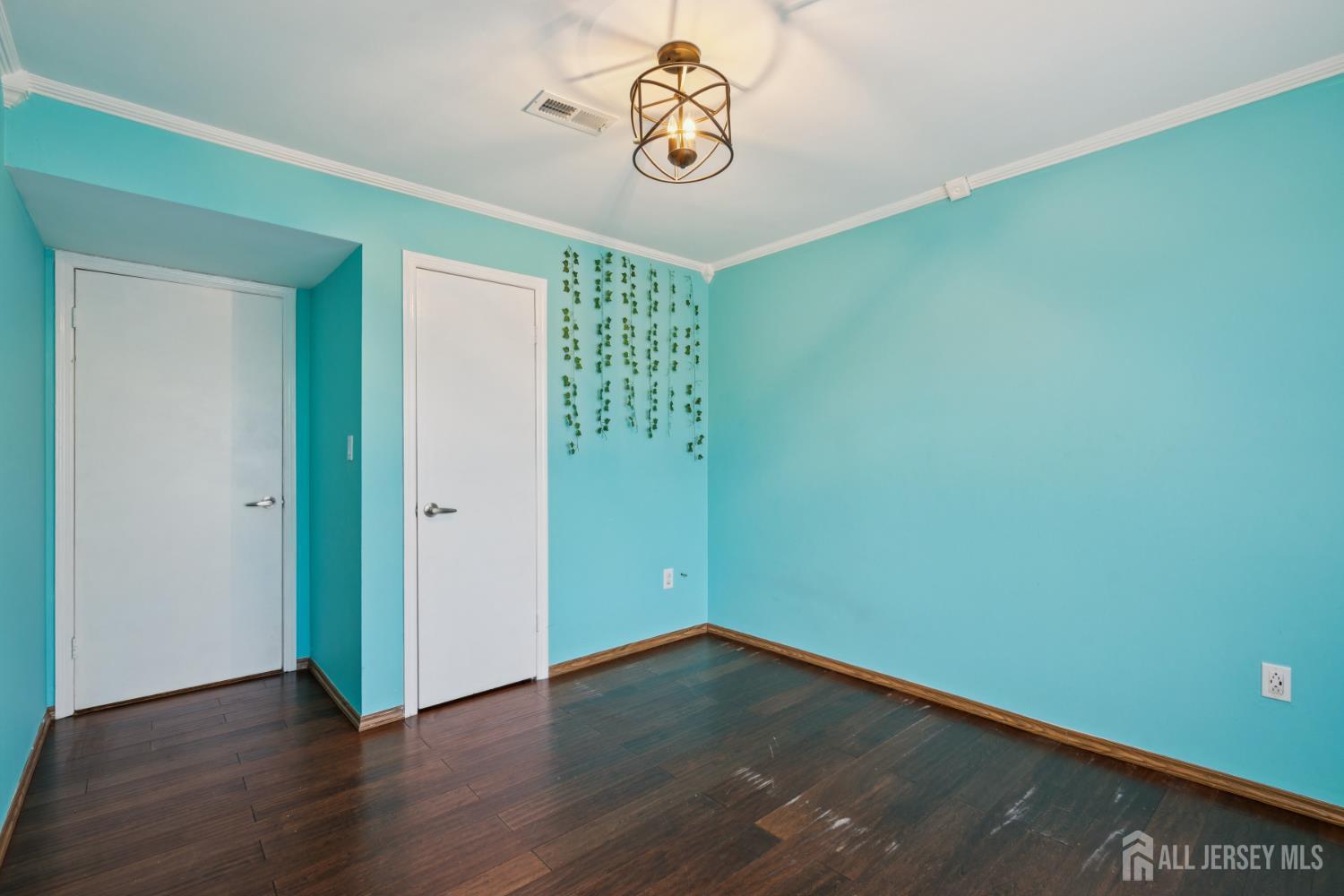 36 Farnham Square Parlin, NJ 08859 - Photo 23 of 31