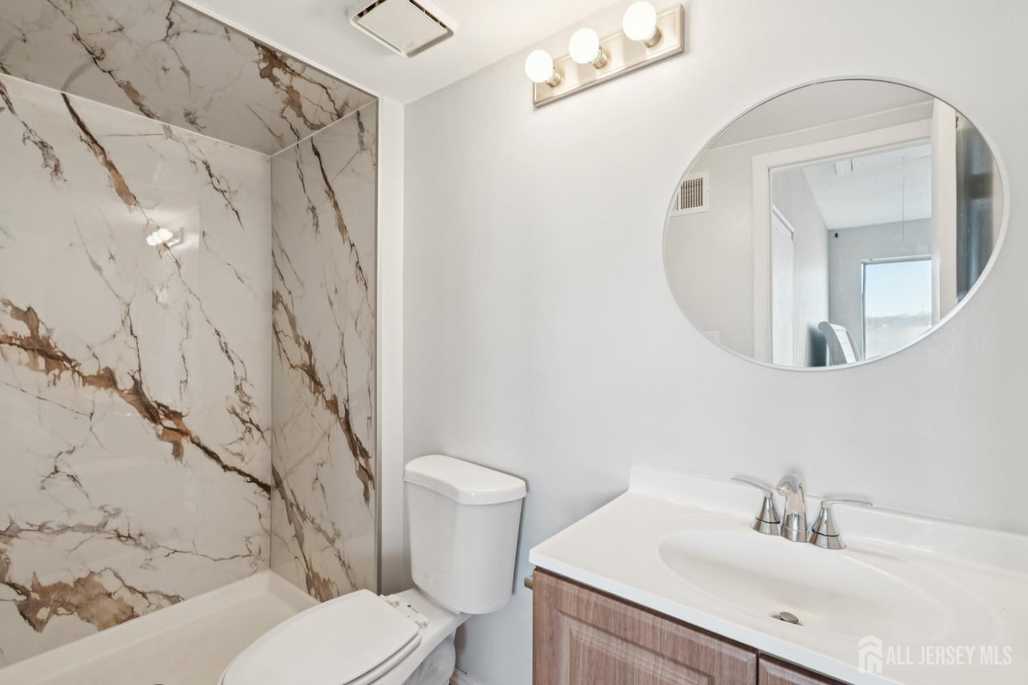 36 Farnham Square Parlin, NJ 08859 - Photo 25 of 31