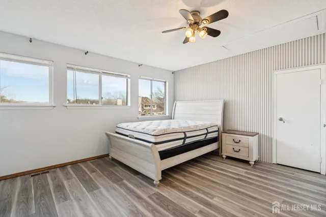 $449,000 | 36 Farnham Square, Parlin, NJ 08859