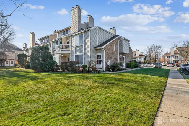 $449,000 | 36 Farnham Square, Parlin, NJ 08859