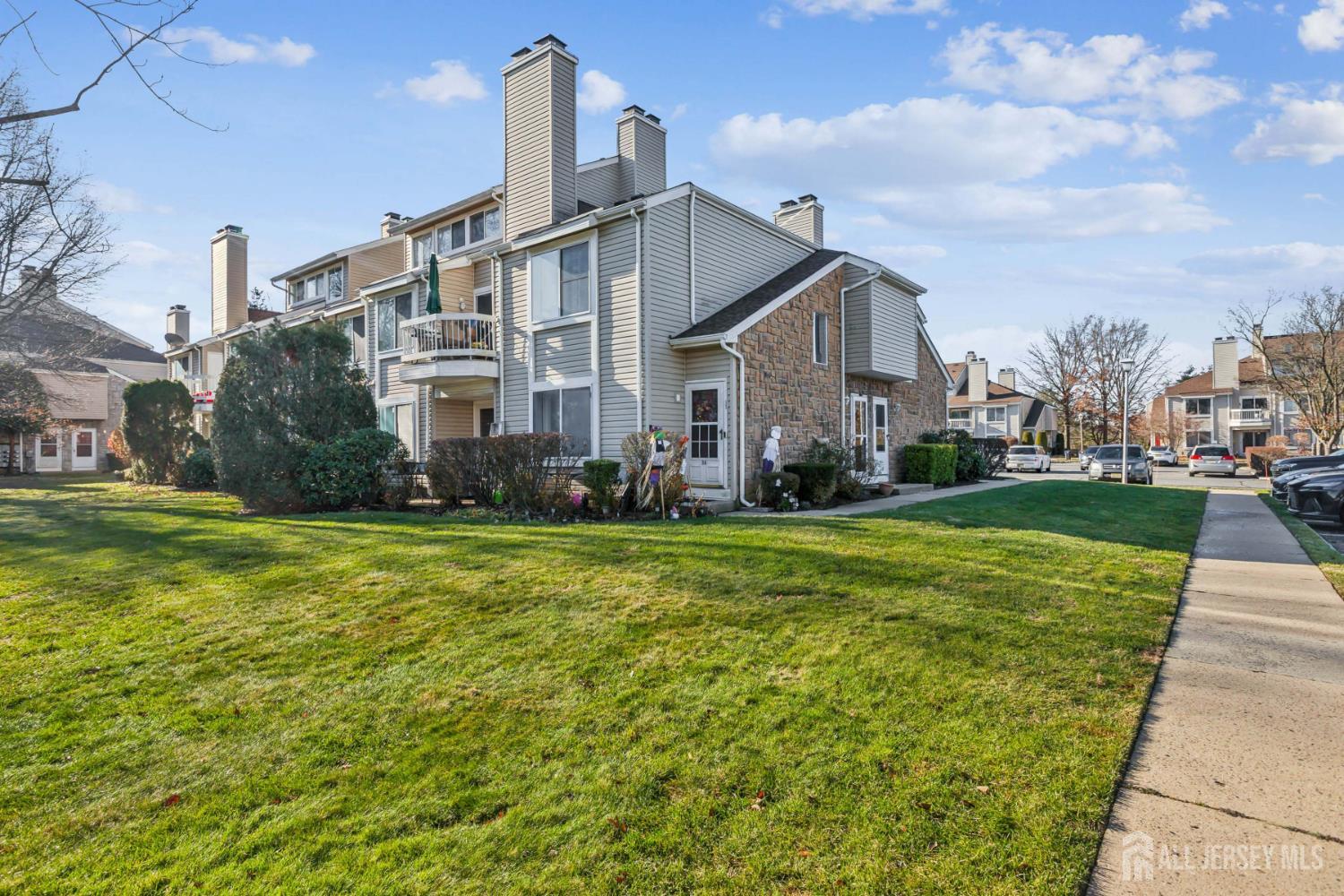 36 Farnham Square Parlin, NJ 08859 - Photo 31 of 31