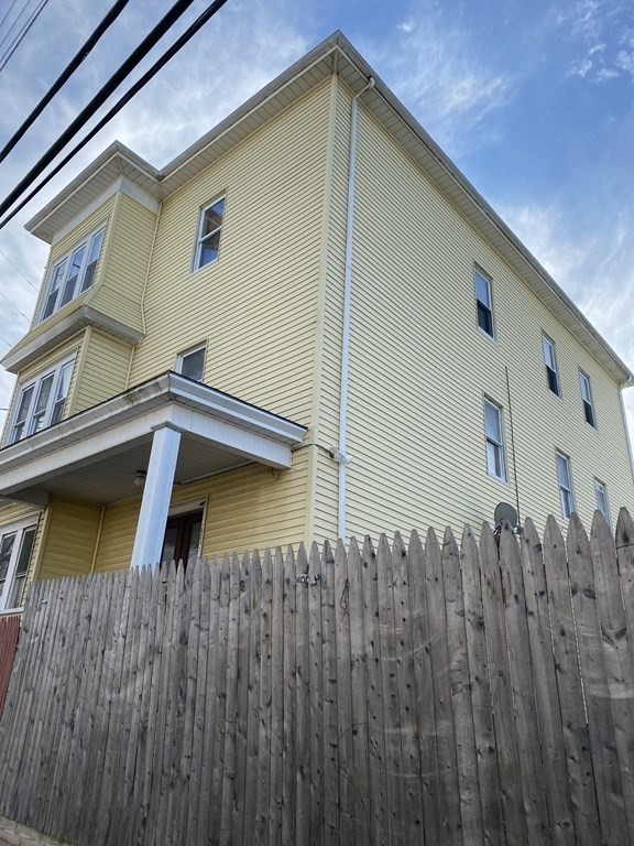 285 County Street Fall River, MA 02723 - Photo 5 of 24 Gallery Image 5