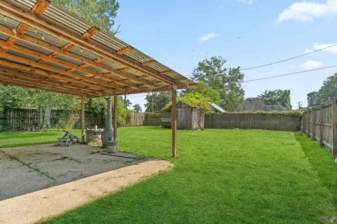 $215,000 | 7230 Linda Lee Drive, Denham Springs, LA 70706