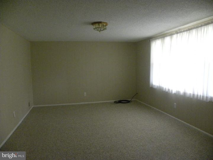 1539 Hampton Road Bensalem, PA 19020 - Photo 8 of 16 Family Room