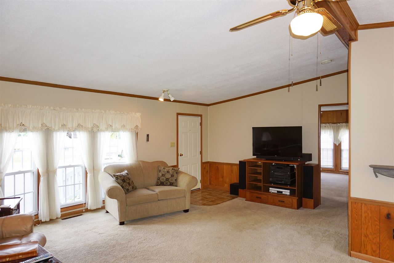 932 Carlisle Road Traverse City, MI 49696 - Photo 8 of 46 1867369-7.JPG