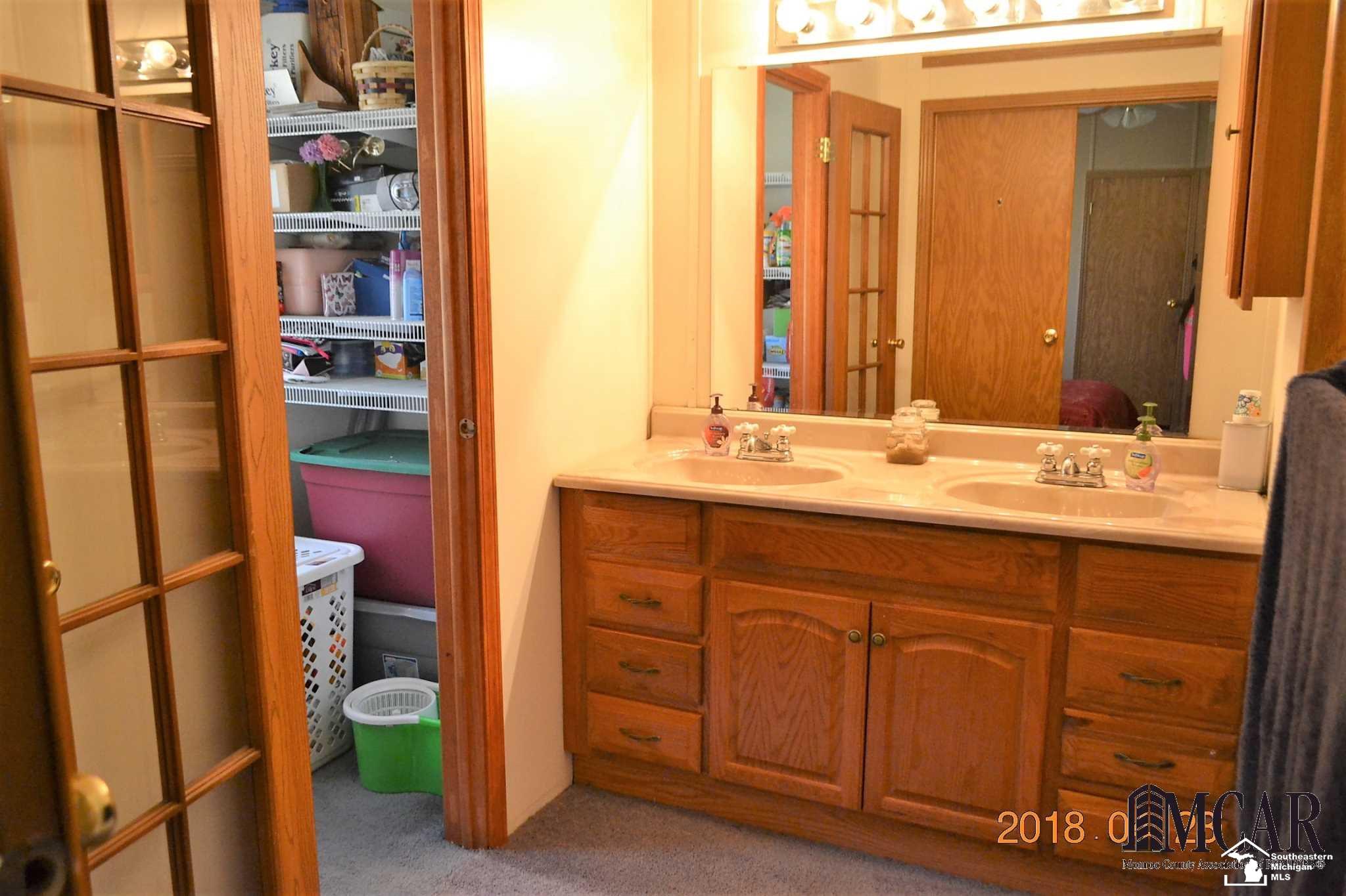 11255 Secor Road Temperance, MI 48182 - Photo 11 of 25