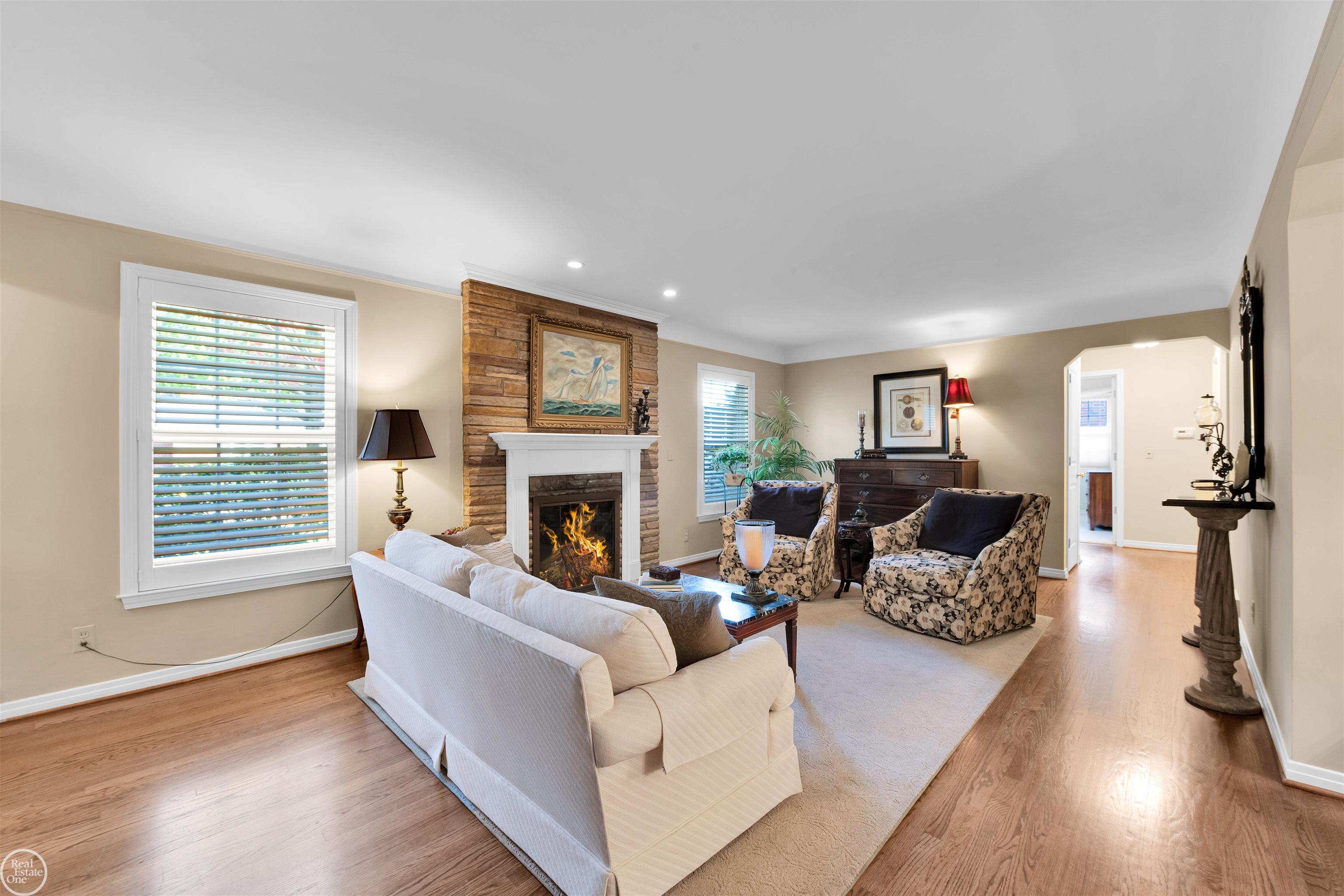 861 Shoreham Road Grosse Pointe Woods, MI 48236 - Photo 8 of 53