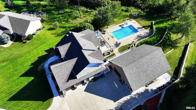 $1,199,000 | 539 34th Avenue North, Clinton, IA 52732