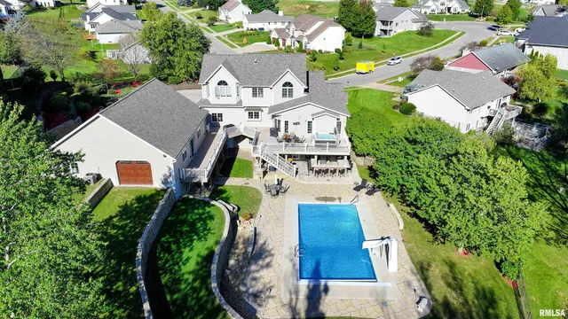 $1,199,000 | 539 34th Avenue North, Clinton, IA 52732