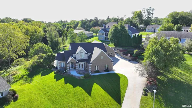 $1,199,000 | 539 34th Avenue North, Clinton, IA 52732