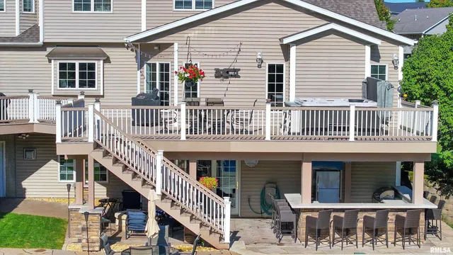 $1,199,000 | 539 34th Avenue North, Clinton, IA 52732