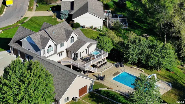 $1,199,000 | 539 34th Avenue North, Clinton, IA 52732