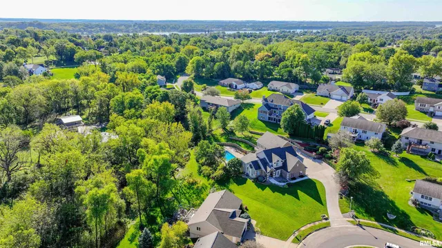 $1,199,000 | 539 34th Avenue North, Clinton, IA 52732