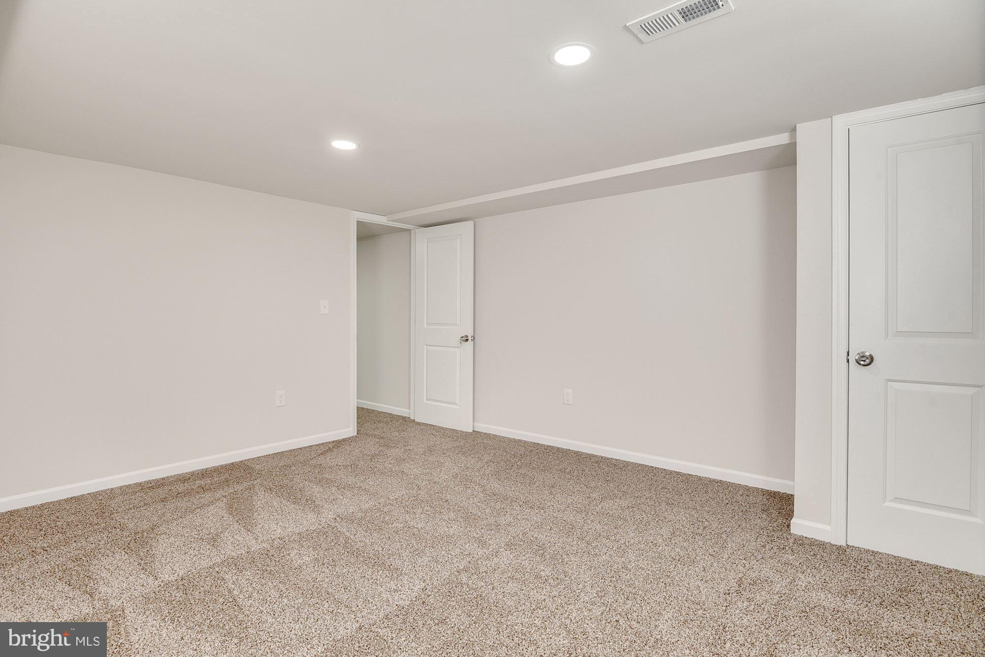 6231 Commons Road Baltimore, MD 21237 - Photo 26 of 36