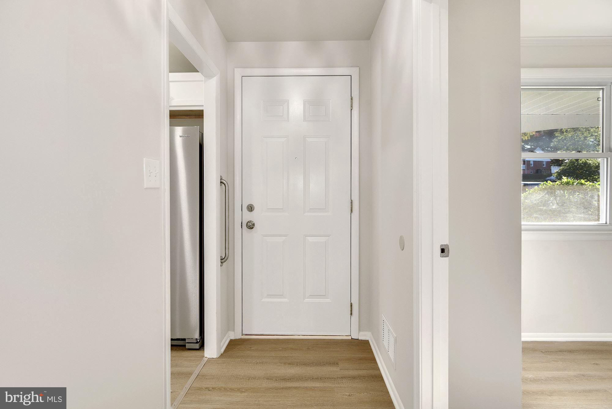 6231 Commons Road Baltimore, MD 21237 - Photo 3 of 36