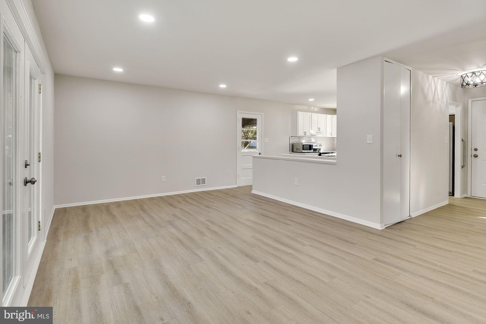 6231 Commons Road Baltimore, MD 21237 - Photo 8 of 36
