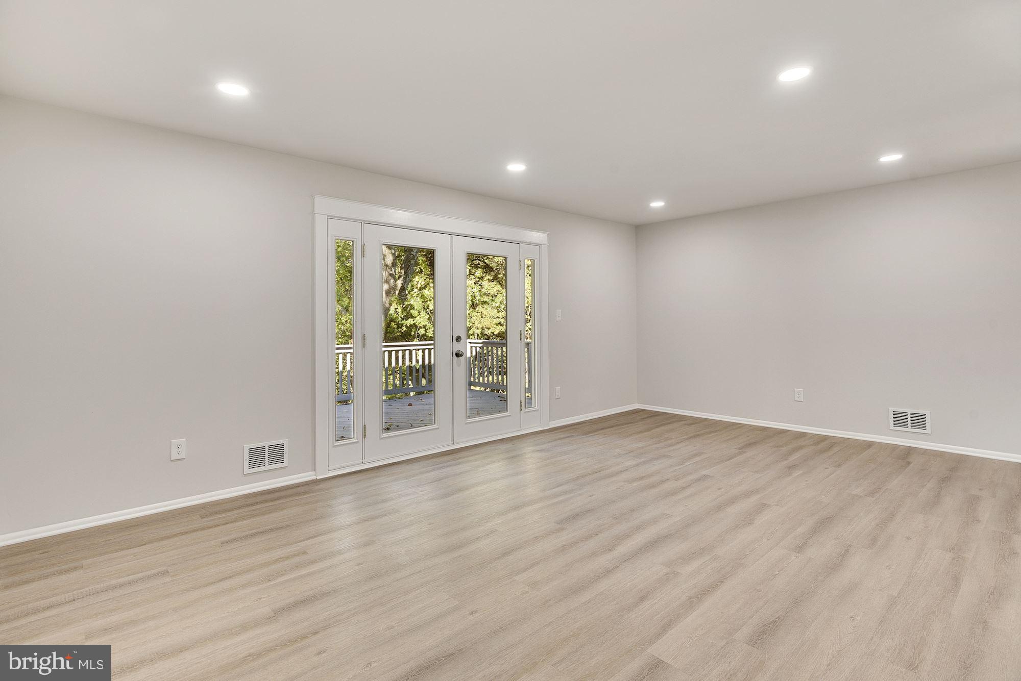 6231 Commons Road Baltimore, MD 21237 - Photo 9 of 36