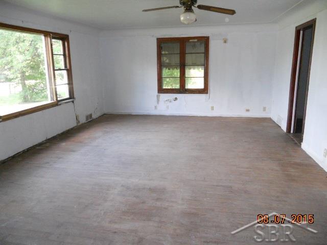 4194 South Washington Road Saginaw, MI 48601 - Photo 3 of 7 31258271-2.JPG