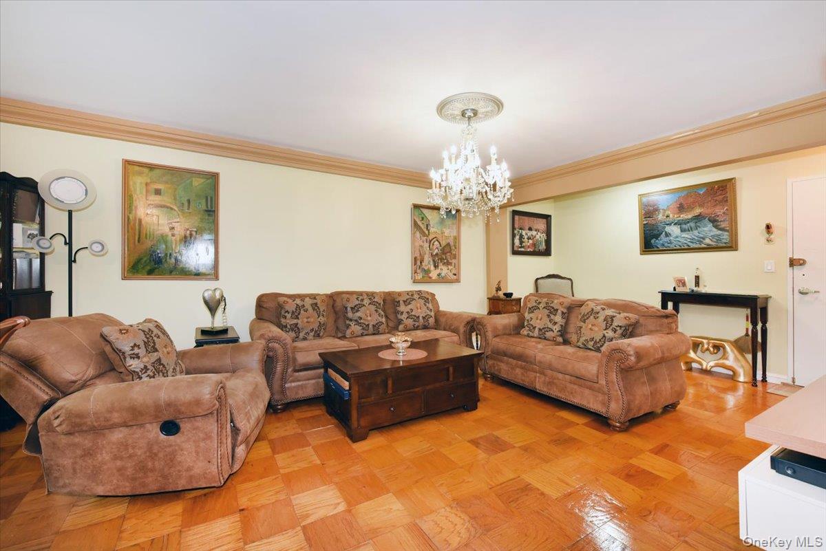 320 East Shore Road, Unit 15A Great Neck, NY 11023 - Photo 11 of 29 Gallery Image 11