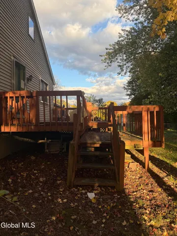 $250,000 | 42 Hackett Street, Bethlehem, NY 12158