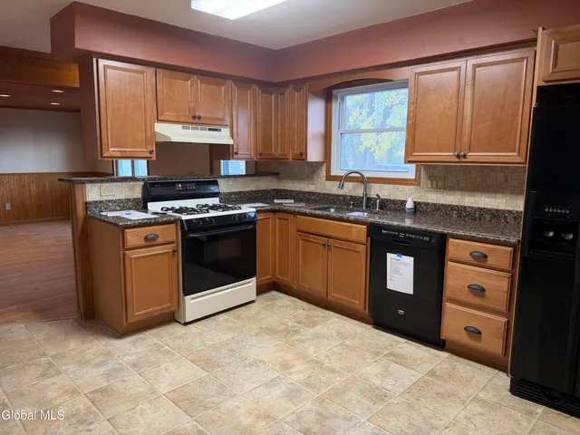 $250,000 | 42 Hackett Street, Bethlehem, NY 12158