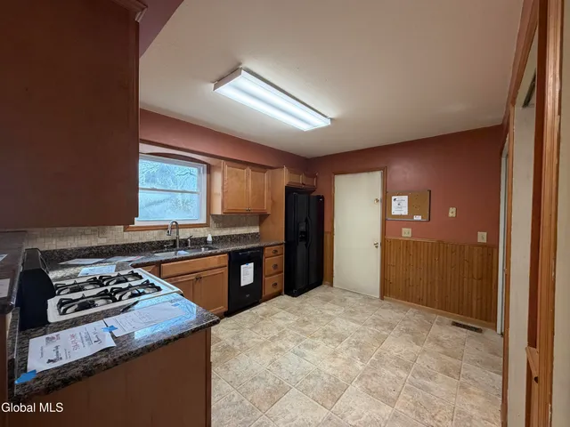 $250,000 | 42 Hackett Street, Bethlehem, NY 12158