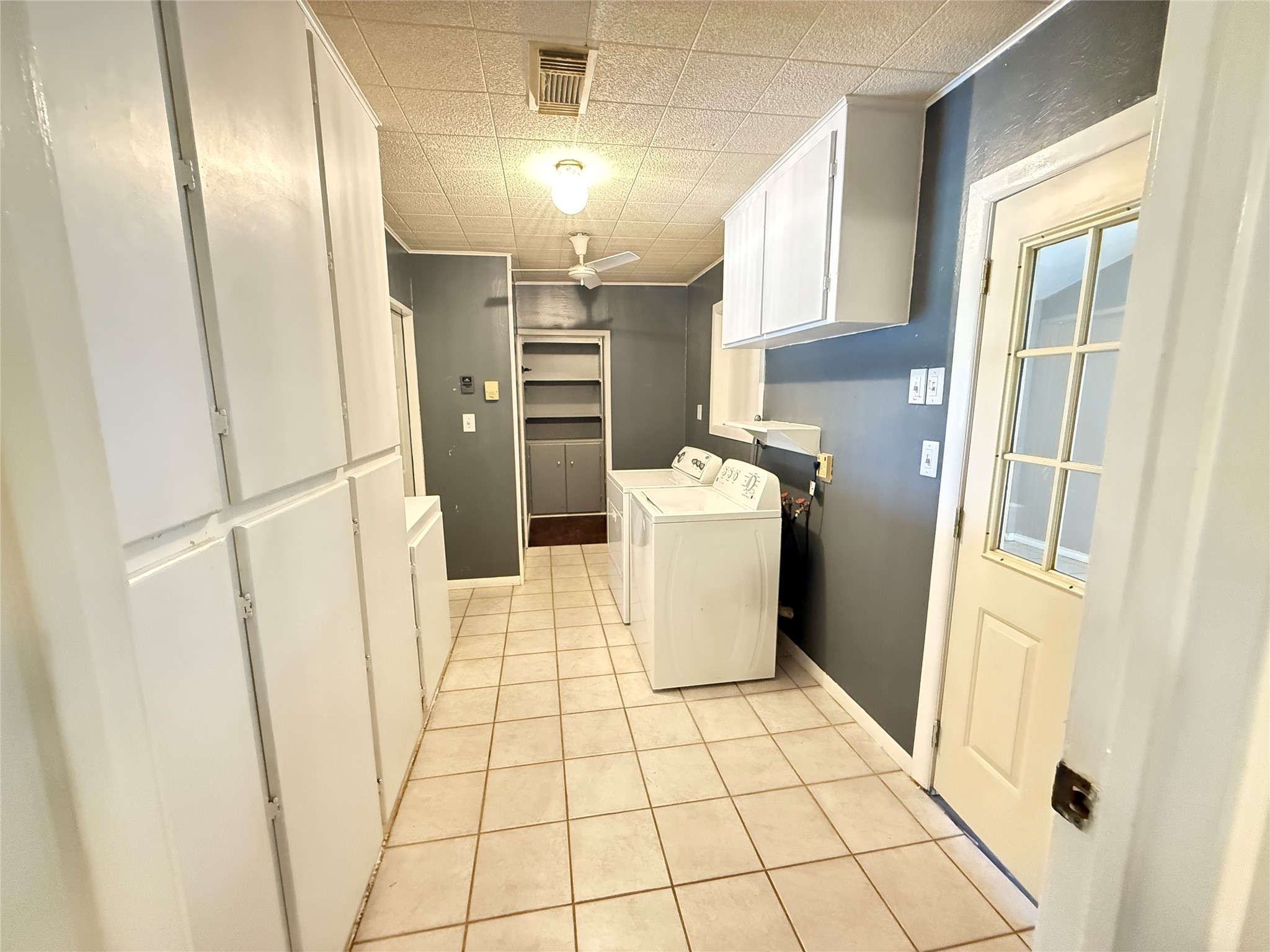 1608 Michael Street El Campo, TX 77437 - Photo 19 of 24 Utility Room