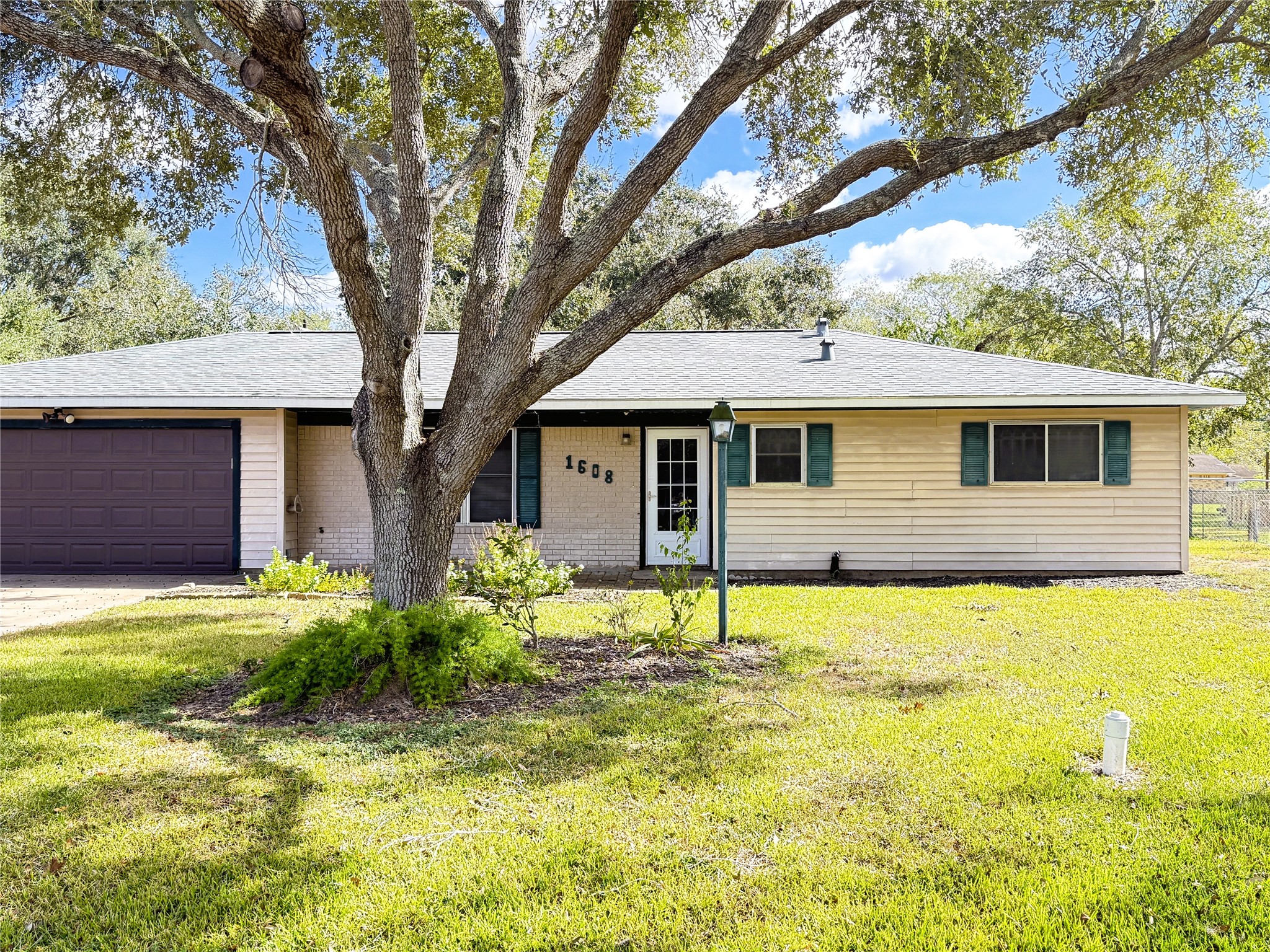 1608 Michael Street El Campo, TX 77437 - Photo 2 of 24 Front