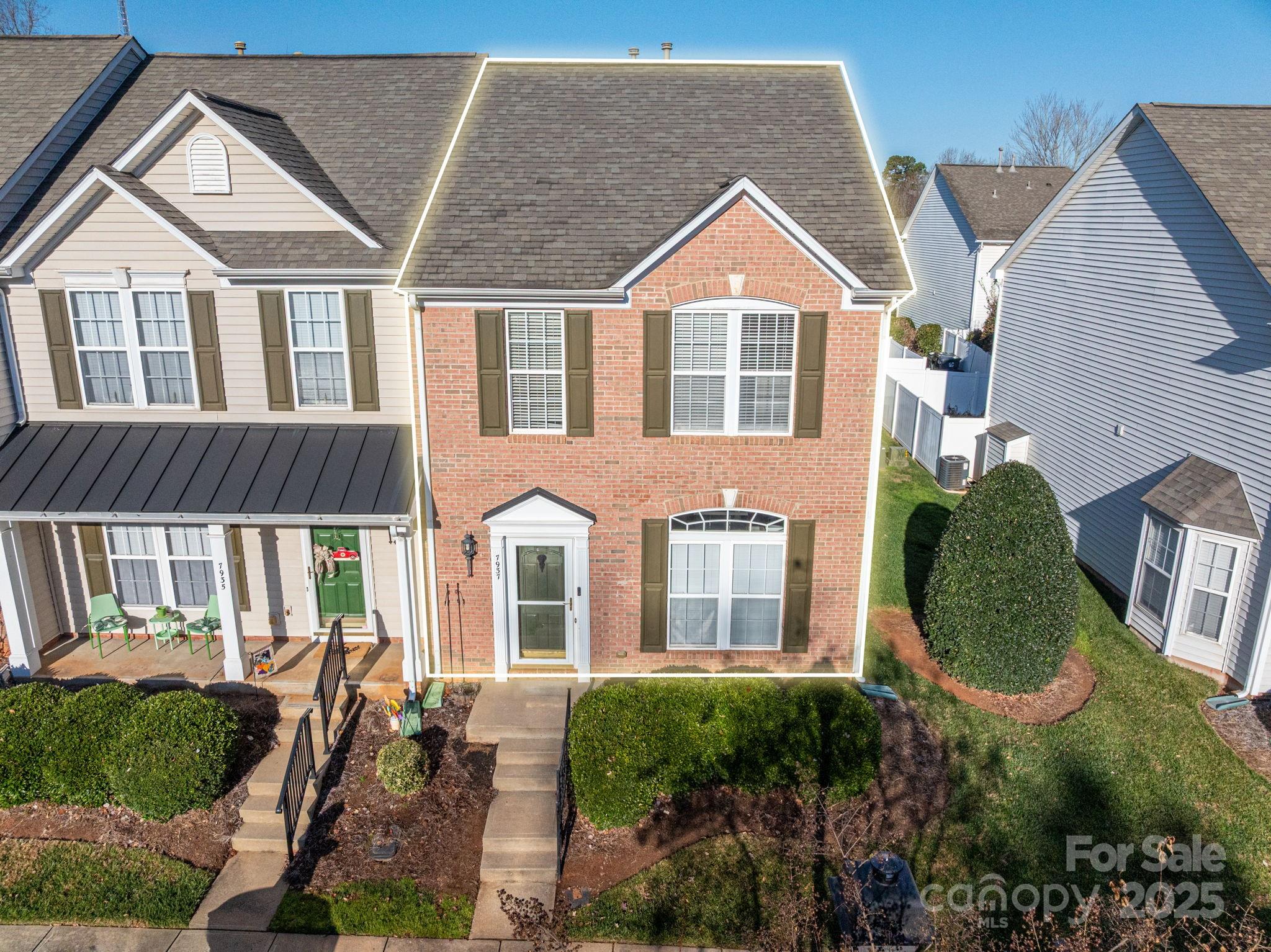 7937 Mariners Pointe Circle Denver, NC 28037 - Photo 31 of 38 front view of a house