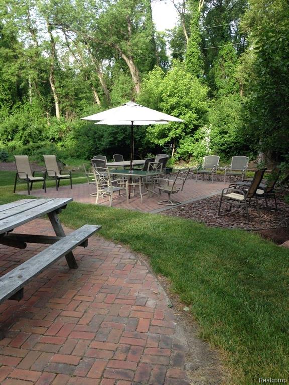 1960 East Gunn Road Rochester, MI 48306 - Photo 50 of 52 Gallery Image 50