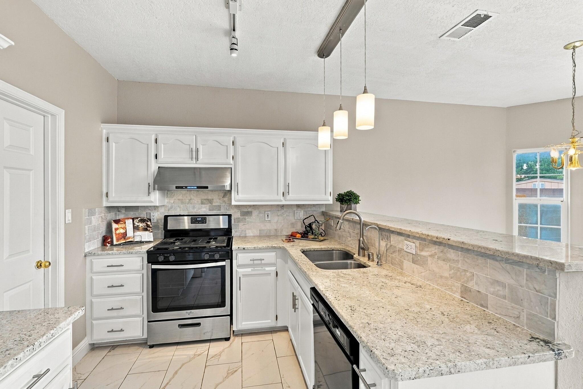 7320 Tricia Road Northeast Albuquerque, NM 87113 - Photo 11 of 52 Gallery Image 11