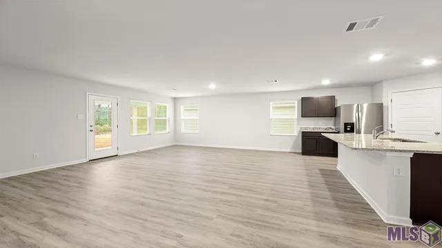 $266,900 | 35576 Vandora Drive, Walker, LA 70785