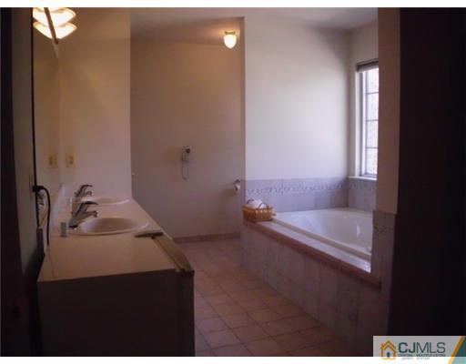 6 Putnam Road Monmouth Junction, NJ 08852 - Photo 11 of 25 Gallery Image 11