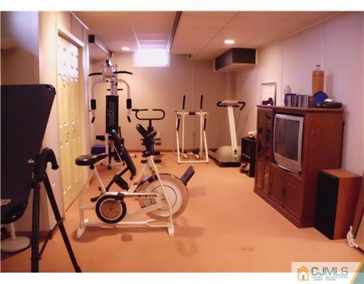 6 Putnam Road Monmouth Junction, NJ 08852 - Photo 20 of 25 Gallery Image 20