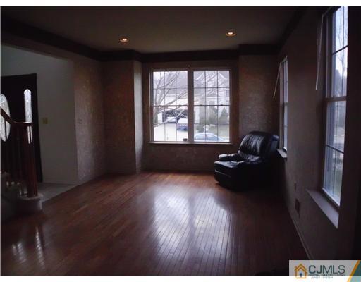 6 Putnam Road Monmouth Junction, NJ 08852 - Photo 3 of 25 Gallery Image 3