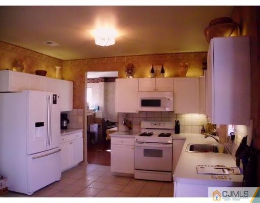 6 Putnam Road Monmouth Junction, NJ 08852 - Photo 5 of 25 Gallery Image 5