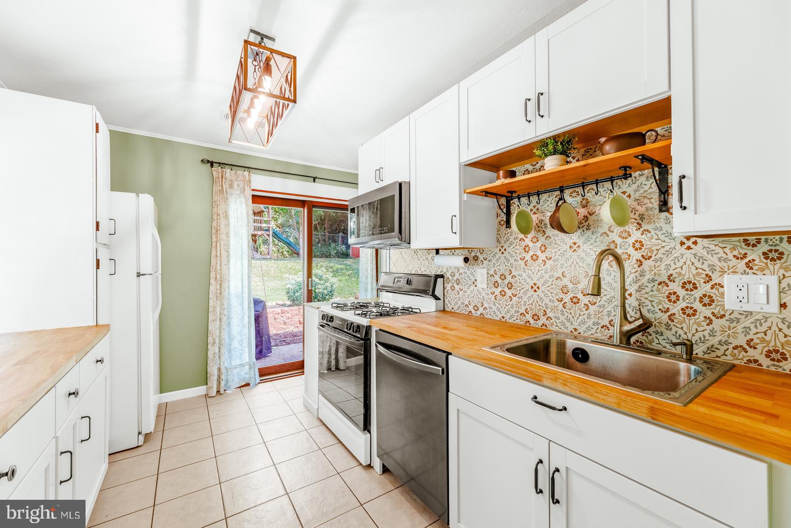 221 Devon Road Fairless Hills, PA 19030 - Photo 7 of 23 Gallery Image 7