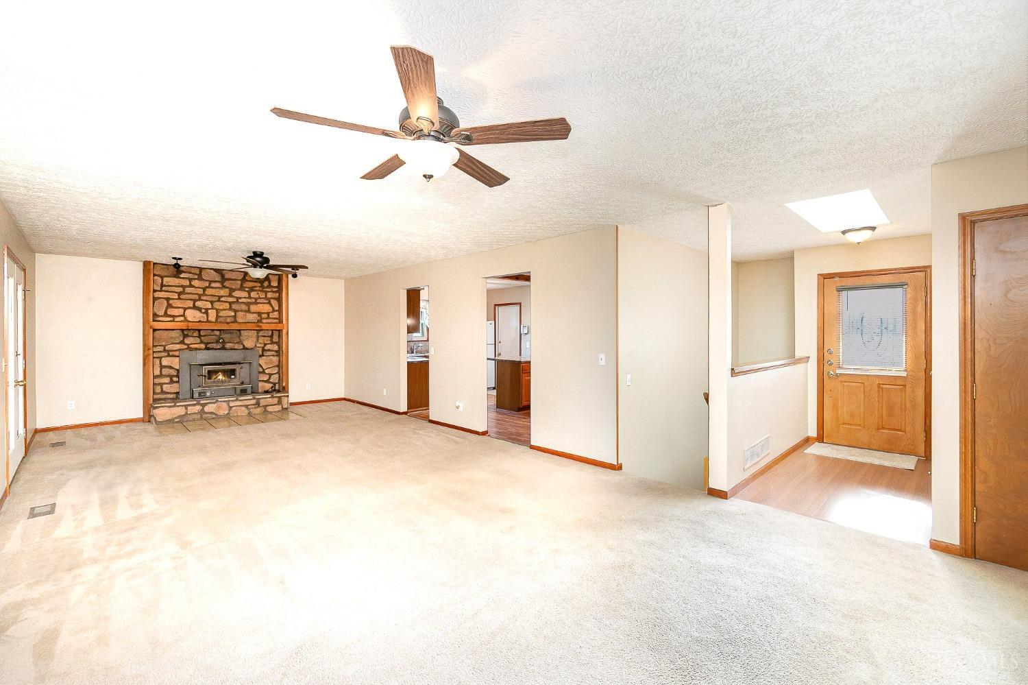 7618 Vinnedge Road Hamilton, OH 45011 - Photo 2 of 17
