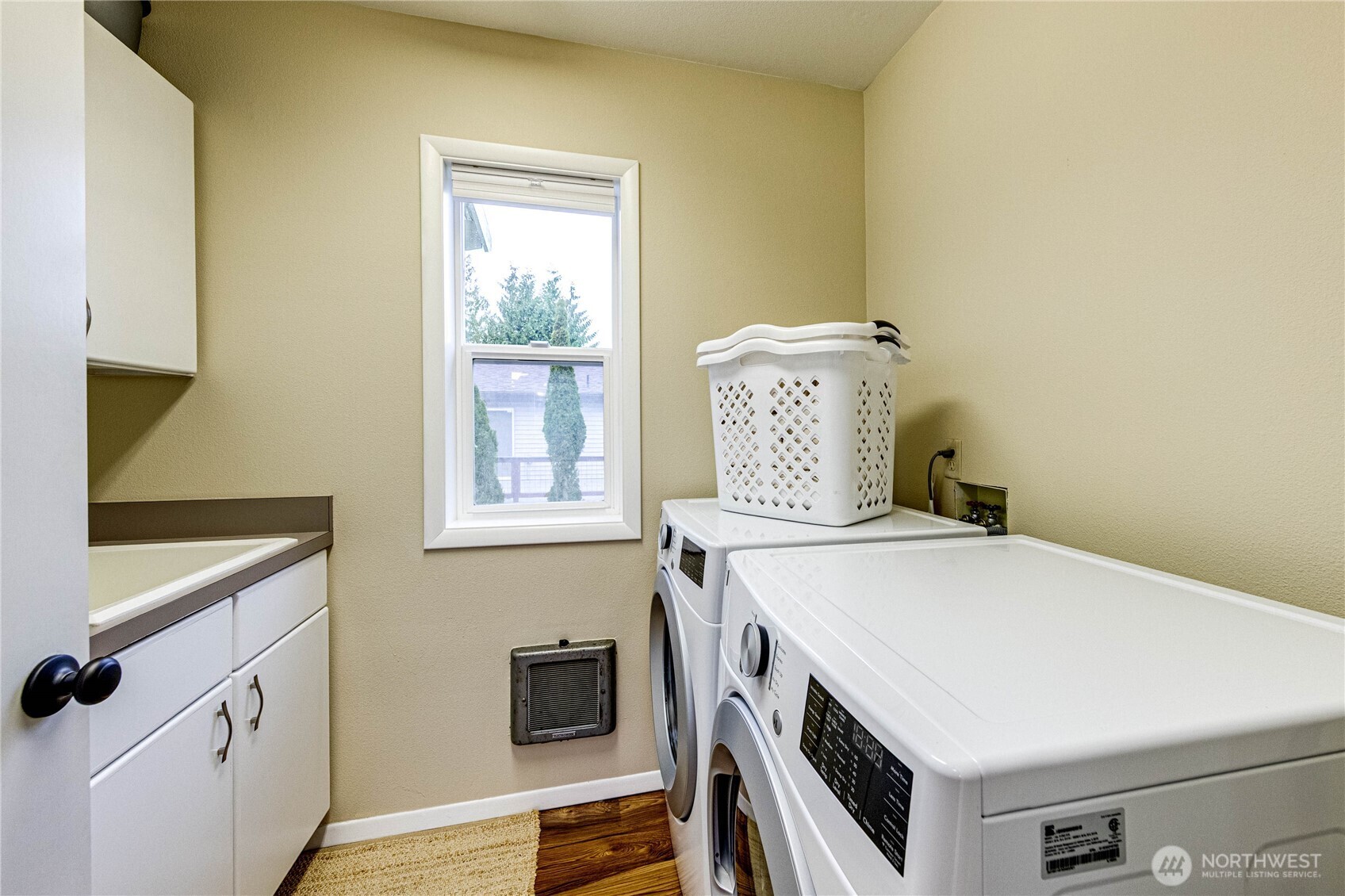 1922 West 7th Street Port Angeles, WA 98363 - Photo 17 of 40 a utility room with dryer and washer